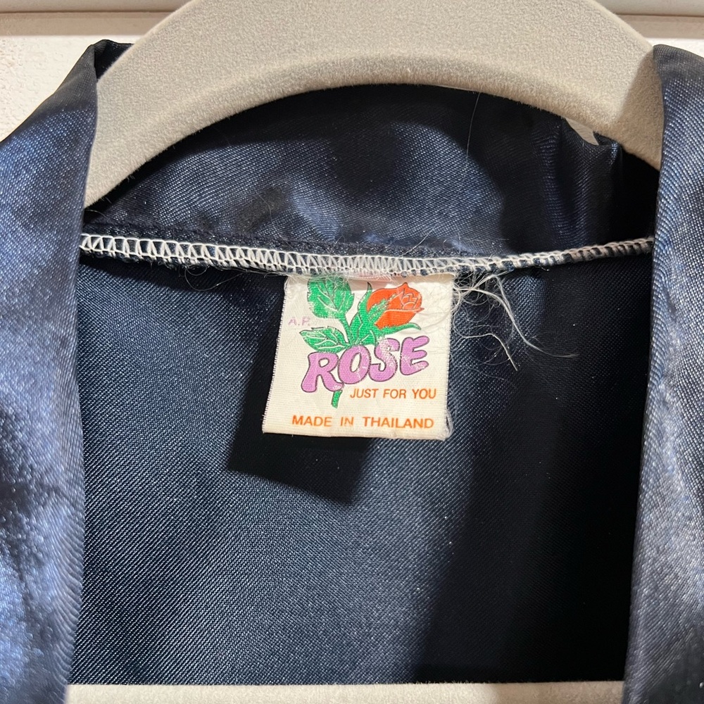 Vintage Embroidered Poly Robe - Picture 4 of 6